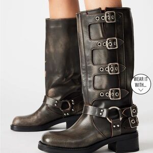Steve Madden Rocky Brown Distressed Boots